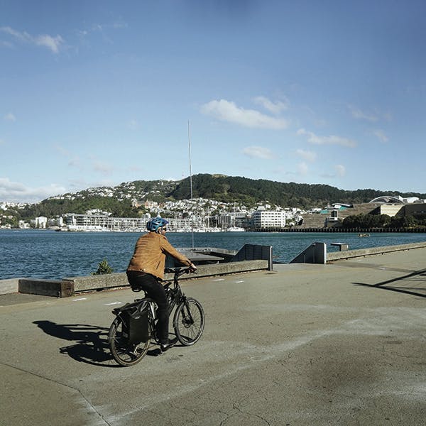 Cycling waterfront
